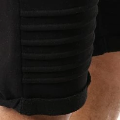 Meilleure vente 👏 Short Jogging Avec Empiecements 651 Noir de LBO ❤️ -France LBO Soldes Boutique lbo 173078 FAB SHALBO 651 20190228T135220 04