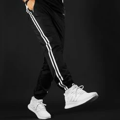De gros 🔔 Pantalon Jogging A Bandes 0008 Noir de LBO 🤩 -France LBO Soldes Boutique lbo 239861 FAB 1070574 0008 20210108T111739 06