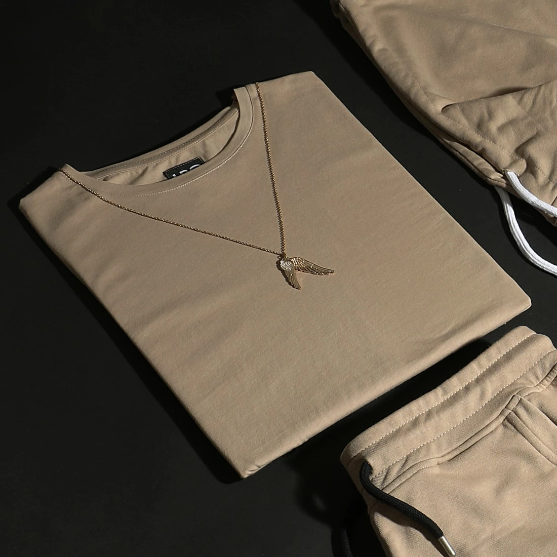 Sortie 😍 Tee 👚 Shirt Oversize 1568 Beige de LBO ✔️ 6 Sortie 😍 Tee 👚 Shirt Oversize 1568 Beige de LBO ✔️ – Image 4