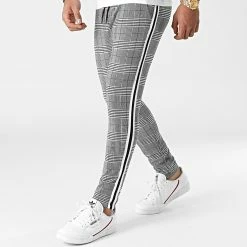 Acheter 👍 Pantalon Carreaux Avec Bandes 0026 Gris Noir Blanc de LBO ✨ -France LBO Soldes Boutique lbo 264697 FAB 1070574 0026 20210720T145916 03