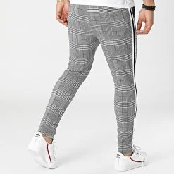 Acheter 👍 Pantalon Carreaux Avec Bandes 0026 Gris Noir Blanc de LBO ✨ -France LBO Soldes Boutique lbo 264697 FAB 1070574 0026 20210720T145919 05