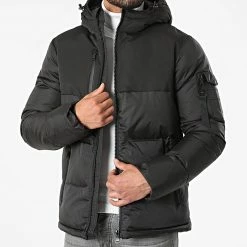 Tout neuf 👍 Doudoune Capuche Tech Puffer 0017 Noir de LBO 🥰