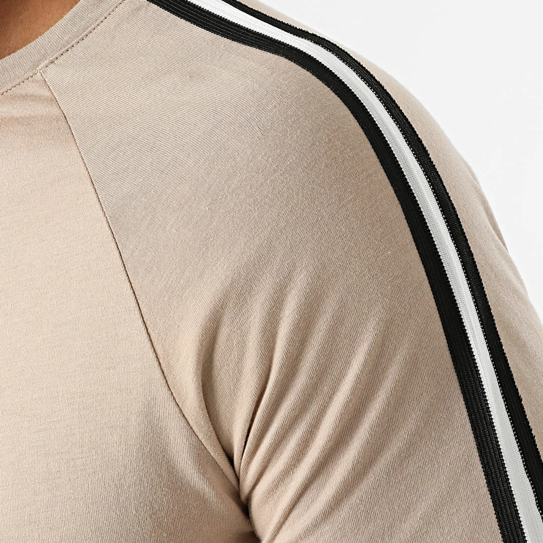 Sortie 🎉 Tee 👕 Shirt Manches Longues Oversize Avec Bandes 1820 Beige de LBO 🔥 4 Sortie 🎉 Tee 👕 Shirt Manches Longues Oversize Avec Bandes 1820 Beige de LBO 🔥 – Image 2