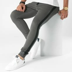 Offres 🔔 Jogger Pant Super Skinny A Bandes 1909 Gris de LBO ✨ -France LBO Soldes Boutique lbo 276529 FAB SHALBO 1909 20210903T093927 03