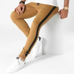 Remise 🎉 Jogger Pant Super Skinny A Bandes 1911 Camel de LBO 🎉 11 Remise 🎉 Jogger Pant Super Skinny A Bandes 1911 Camel de LBO 🎉 -France LBO Soldes Boutique lbo 276532 FAB SHALBO 1911 20210903T094000 03