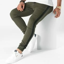 Meilleure affaire 🔔 Jogger Pant Super Skinny A Bandes 1912 Vert Kaki de LBO ✨ 9 Meilleure affaire 🔔 Jogger Pant Super Skinny A Bandes 1912 Vert Kaki de LBO ✨ -France LBO Soldes Boutique lbo 276534 FAB SHALBO 1912 20210903T094018 03