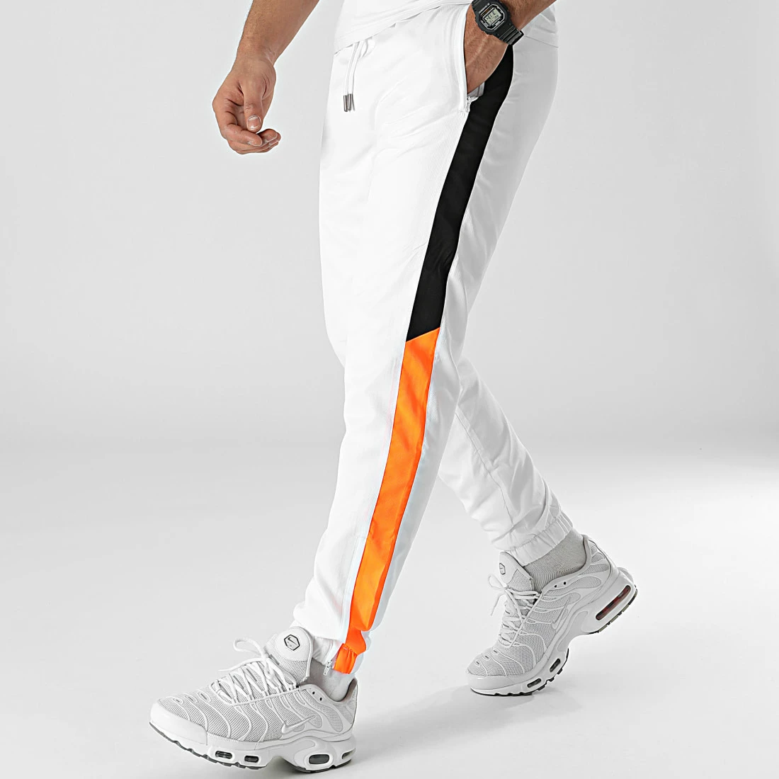 Meilleur prix ✨ Pantalon Jogging Tricolore A Bandes 0027 Blanc Orange Fluo de LBO ✔️ 3 Meilleur prix ✨ Pantalon Jogging Tricolore A Bandes 0027 Blanc Orange Fluo de LBO ✔️