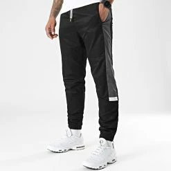 Coupon 👍 Pantalon Jogging Tricolore A Bandes 0031 Noir Gris Anthracite de LBO 👏 8 Coupon 👍 Pantalon Jogging Tricolore A Bandes 0031 Noir Gris Anthracite de LBO 👏 -France LBO Soldes Boutique lbo 287385 FAB LBO 10701336 0031 20211119T140524 03