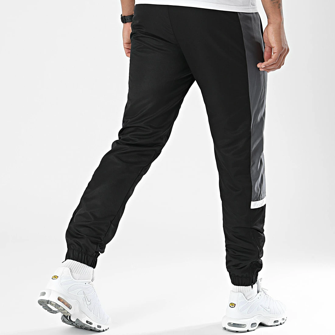 Coupon 👍 Pantalon Jogging Tricolore A Bandes 0031 Noir Gris Anthracite de LBO 👏 6 Coupon 👍 Pantalon Jogging Tricolore A Bandes 0031 Noir Gris Anthracite de LBO 👏 – Image 4