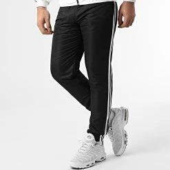 Bon marché 🔥 Ensemble De Survêtement Avec Bandes 0042 Noir Blanc de LBO 🧨 -France LBO Soldes Boutique lbo 289184 FAB LBO 10701336 0042 20211217T074722 04