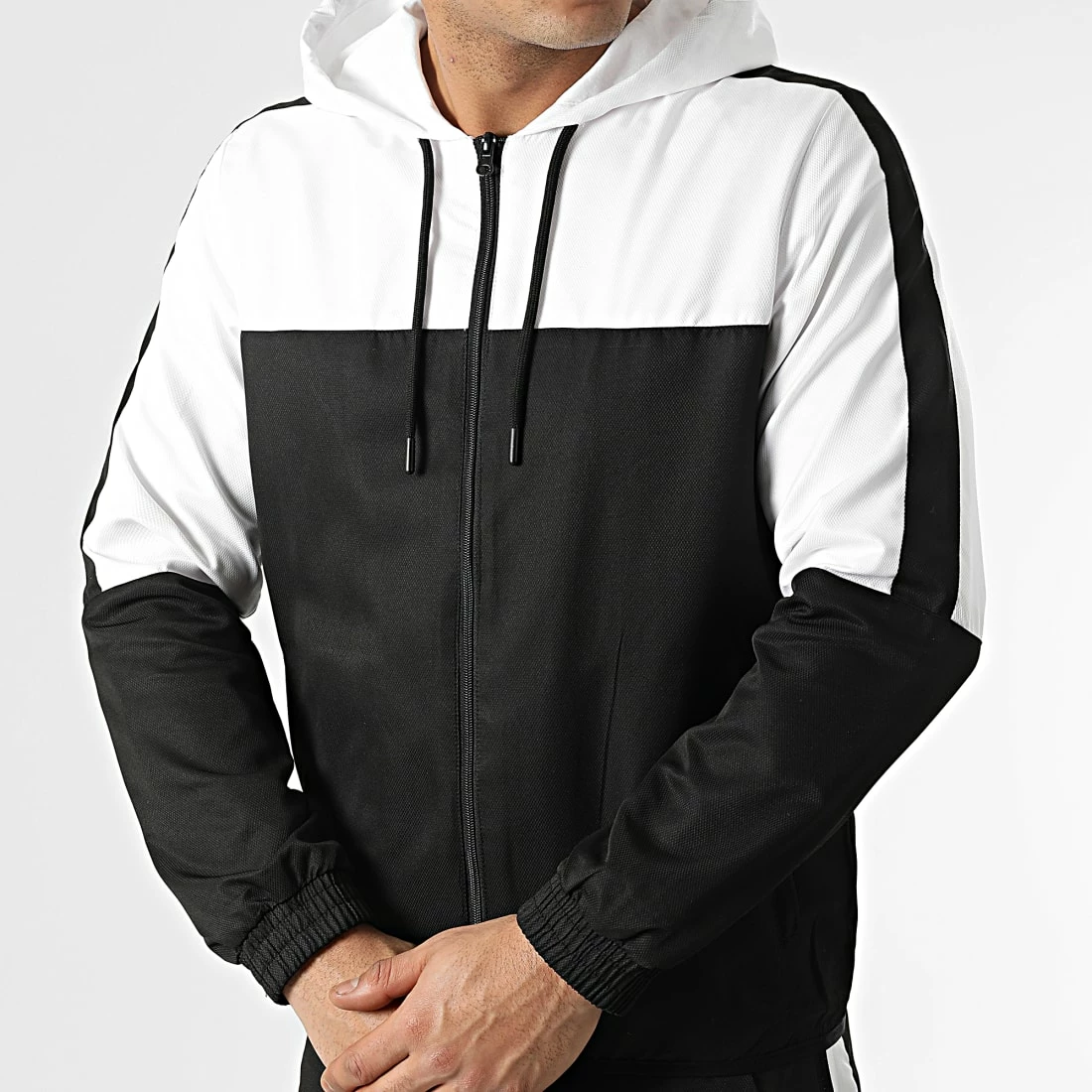 Offres 🔥 Ensemble De Survetement Bicolore Avec Bandes 0056 Noir Blanc de LBO 🤩 4 Offres 🔥 Ensemble De Survetement Bicolore Avec Bandes 0056 Noir Blanc de LBO 🤩 – Image 2