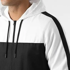 Offres 🔥 Ensemble De Survetement Bicolore Avec Bandes 0056 Noir Blanc de LBO 🤩 9 Offres 🔥 Ensemble De Survetement Bicolore Avec Bandes 0056 Noir Blanc de LBO 🤩 -France LBO Soldes Boutique lbo 289192 FAB LBO 10701336 0056 20211217T075639 03