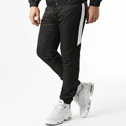 Offres 🔥 Ensemble De Survetement Bicolore Avec Bandes 0056 Noir Blanc de LBO 🤩 10 Offres 🔥 Ensemble De Survetement Bicolore Avec Bandes 0056 Noir Blanc de LBO 🤩 -France LBO Soldes Boutique lbo 289192 FAB LBO 10701336 0056 20211217T075640 04