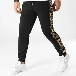 Tout neuf 🛒 Pantalon Jogging Avec Bandes Renaissance 2036 Noir de LBO 🤩 -France LBO Soldes Boutique lbo 290286 FAB SHALBO 2036 20211216T152214 01