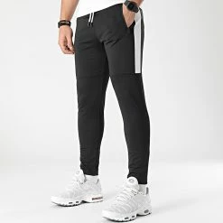 Budget 👍 Pantalon Jogging Training Bande Mesh 0033 Noir Blanc de LBO ❤️ 8 Budget 👍 Pantalon Jogging Training Bande Mesh 0033 Noir Blanc de LBO ❤️ -France LBO Soldes Boutique lbo 291063 FAB LBO 10701336 0033 20220124T140305 03