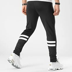 Acheter 🥰 Pantalon Jogging Training Bandes 0041 Noir Blanc de LBO 🔔 -France LBO Soldes Boutique lbo 291070 FAB LBO 10701336 0041 20220124T154324 04