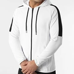 Acheter 🌟 Ensemble De Survêtement Training Avec Bande Mesh 0048 Blanc Noir de LBO 🤩 -France LBO Soldes Boutique lbo 291072 FAB LBO 10701336 0048 20220127T075202 03