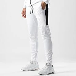 Vente flash 👍 Ensemble De Survêtement Training Slim Fit Avec Bande Mesh 0049 Blanc de LBO 😍 -France LBO Soldes Boutique lbo 291073 FAB LBO 10701336 0049 20220406T090753 04