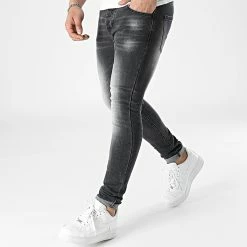 Les meilleures critiques de 🧨 Jean Skinny 0037 Denim Noir de LBO 🛒 -France LBO Soldes Boutique lbo 300130 FAB LBO 1070318 0037 20220316T151441 03