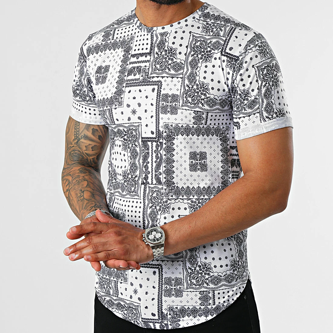 Sortie ❤️ Tee 👚 Shirt Oversize Imprimé Avec Revers 2458 Bandana Blanc de LBO 😉 4 Sortie ❤️ Tee 👚 Shirt Oversize Imprimé Avec Revers 2458 Bandana Blanc de LBO 😉 – Image 2