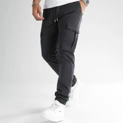 Sortie 😉 Pantalon Cargo Regular Fit 2714 Gris Anthracite de LBO 🥰