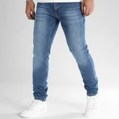 Tout neuf 🔔 Jean Regular Fit 2614 Bleu Denim Medium de LBO 😀