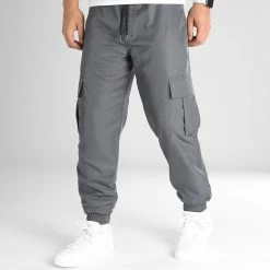 Vente flash 🔥 Lot De 2 Pantalons Cargo 10701336 Gris Anthracite Noir de LBO 👍 11 Vente flash 🔥 Lot De 2 Pantalons Cargo 10701336 Gris Anthracite Noir de LBO 👍 -France LBO Soldes Boutique lbo 347738 LOT 10701336 0204 10701336 0213 20221111T135746 05